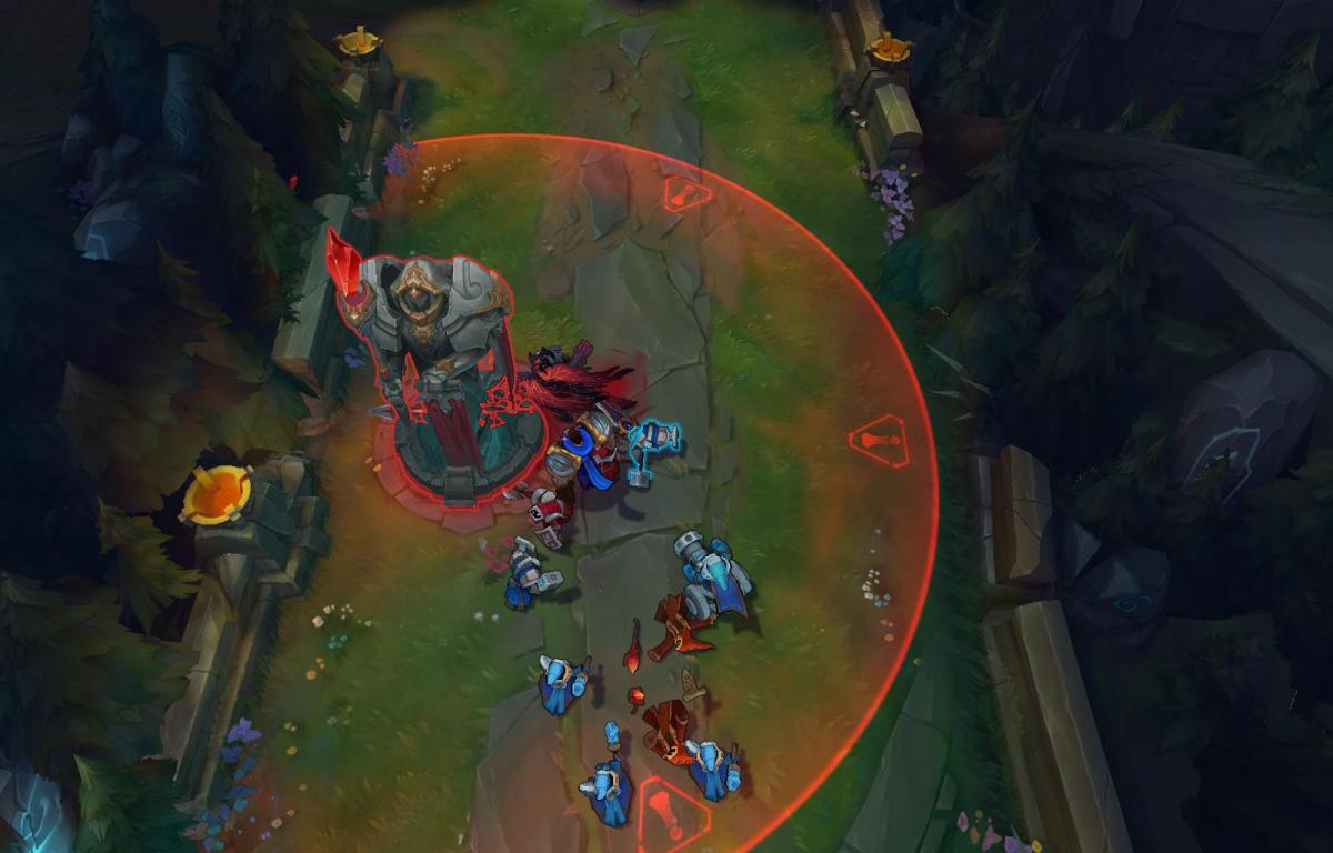 League of Legends gameplay showing a selected tower and its attack radius